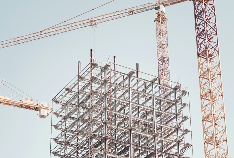 Baustelle mit Kränen